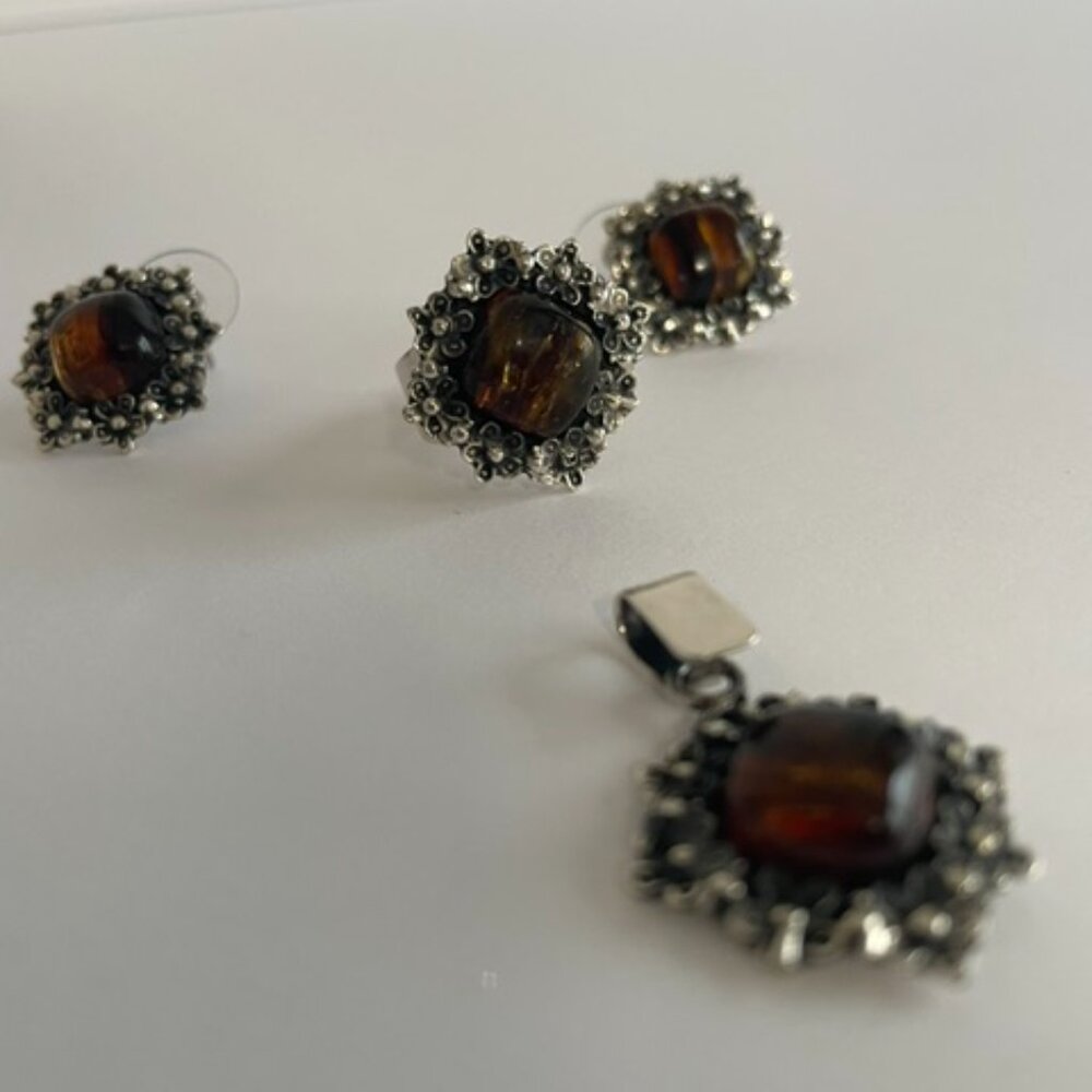 925 Silver and Ambar Set